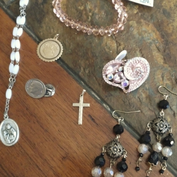 Jewelry lot, 13 pcs w/zippered travel bag - Picture 2 of 11